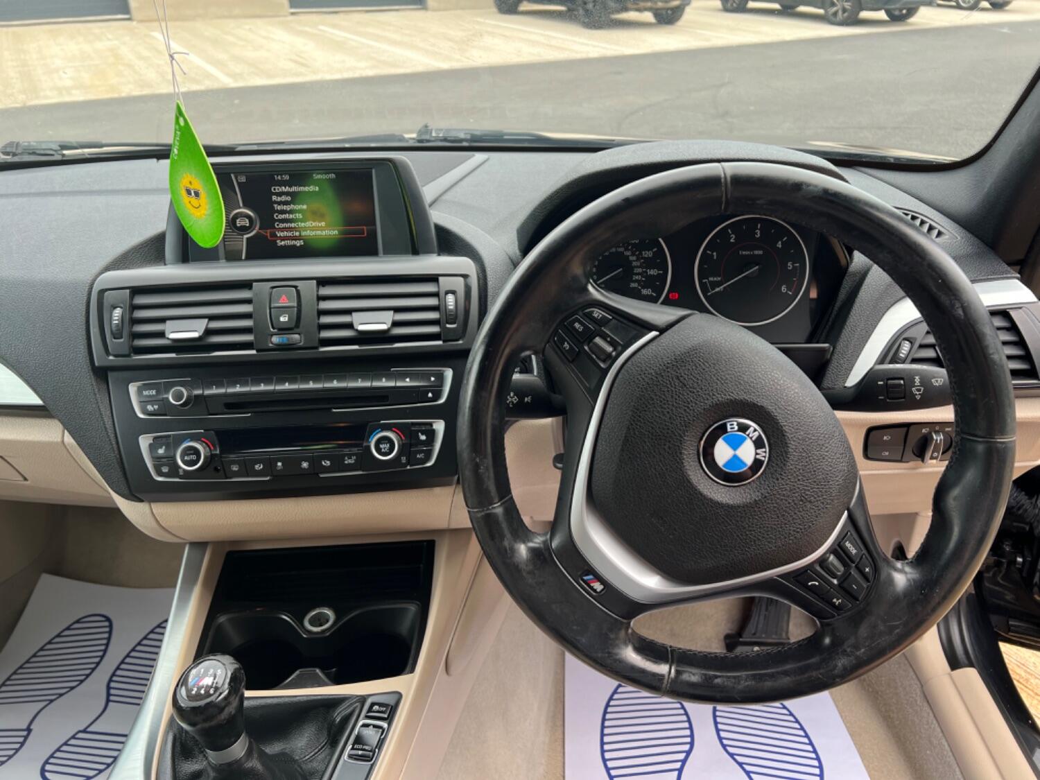  BMW 1 SERIES