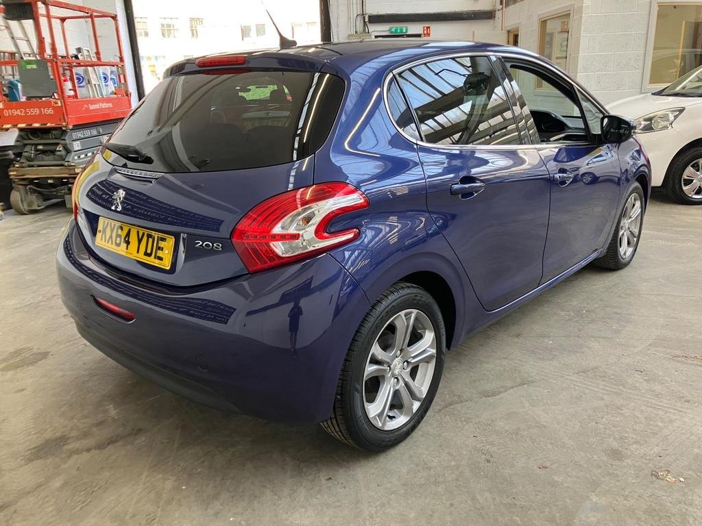  PEUGEOT 208
