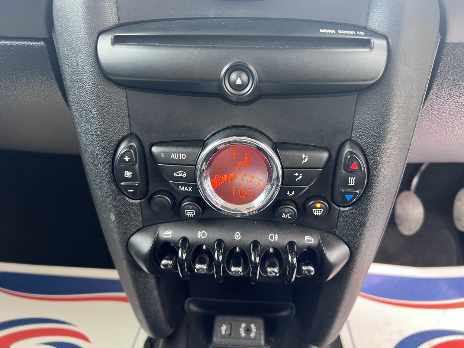  MINI HATCH
