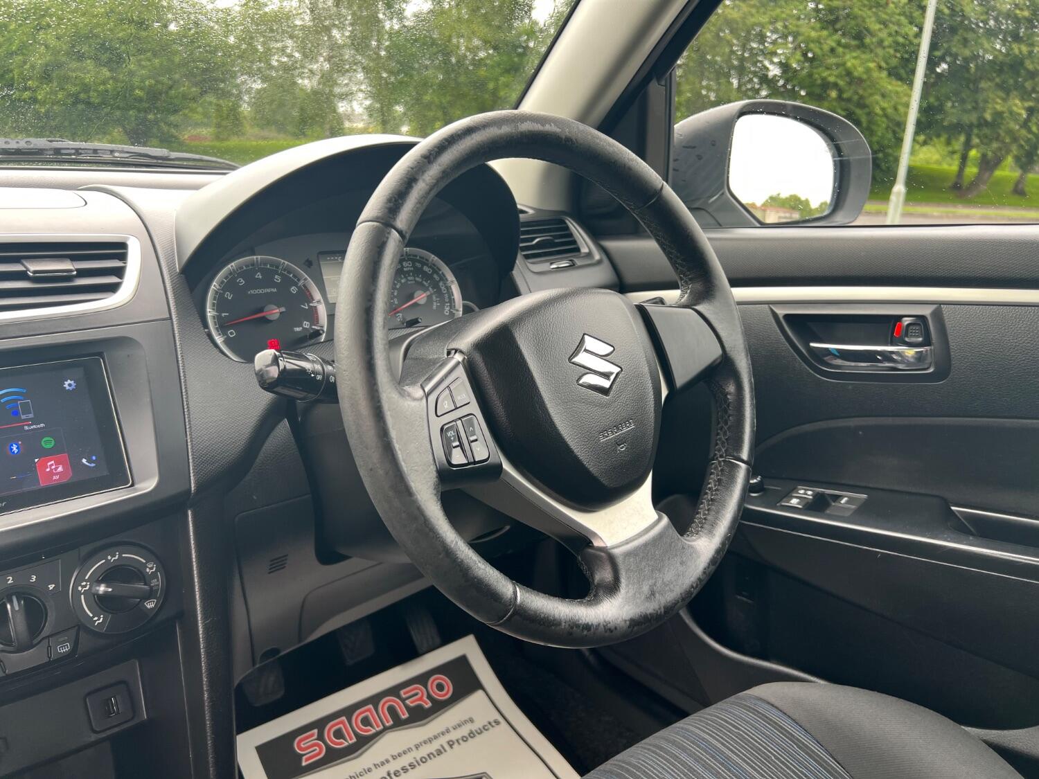  SUZUKI SWIFT