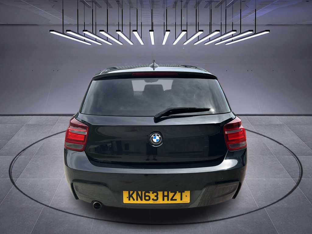  BMW 1 SERIES